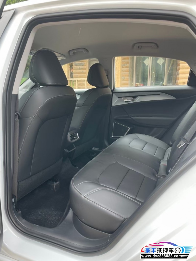 23年吉利几何轿车抵押车出售