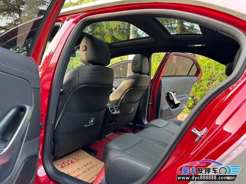 20年奔驰A轿车抵押车出售