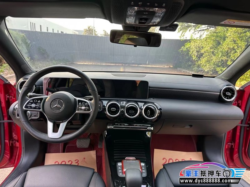 20年奔驰A轿车抵押车出售