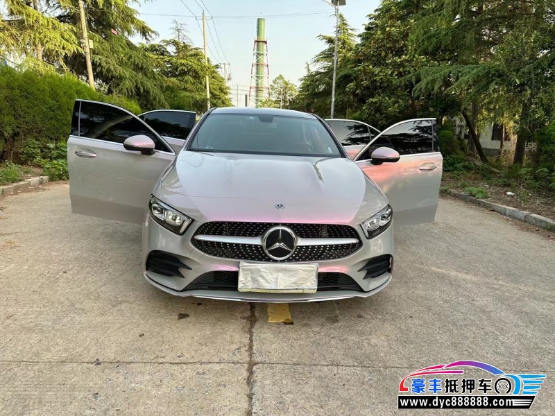 20年奔驰A轿车抵押车出售