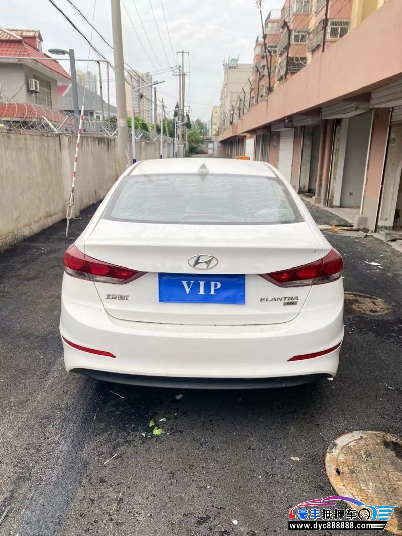 17年现代领动轿车抵押车出售