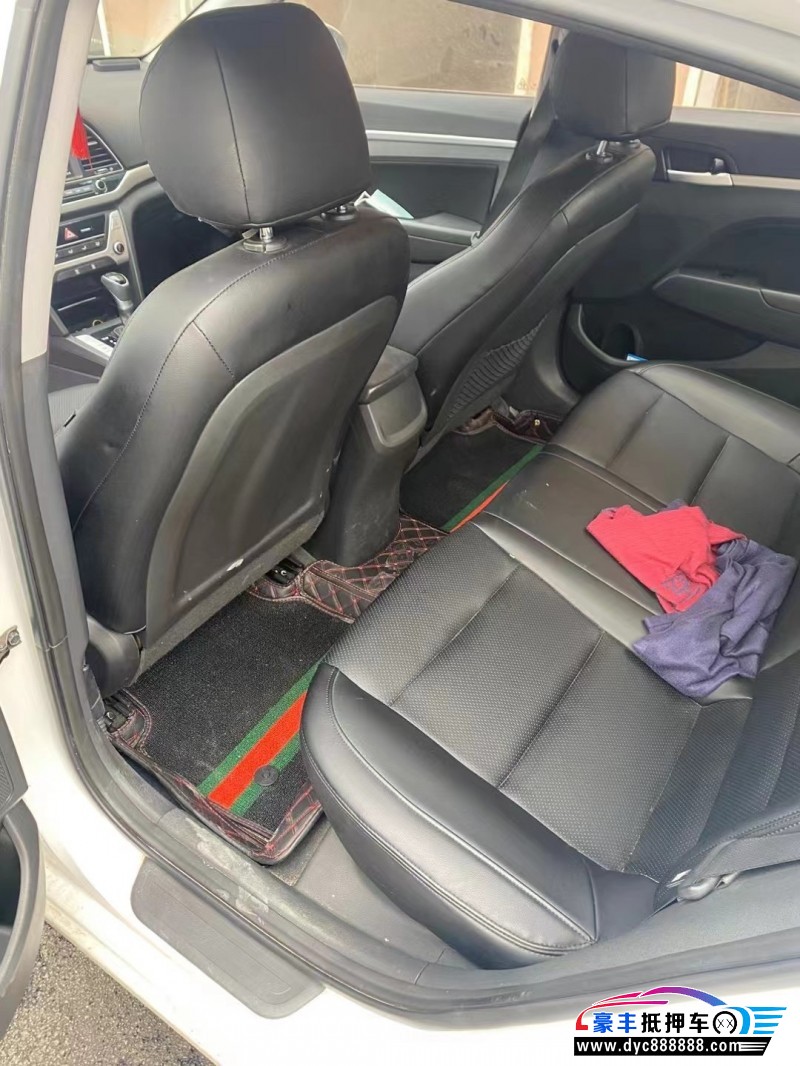 17年现代领动轿车抵押车出售