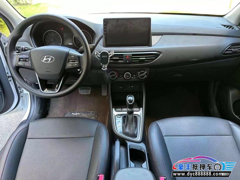 21年现代悦动轿车抵押车出售