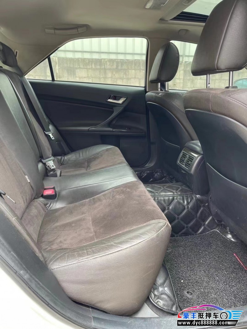 17年丰田锐志轿车抵押车出售