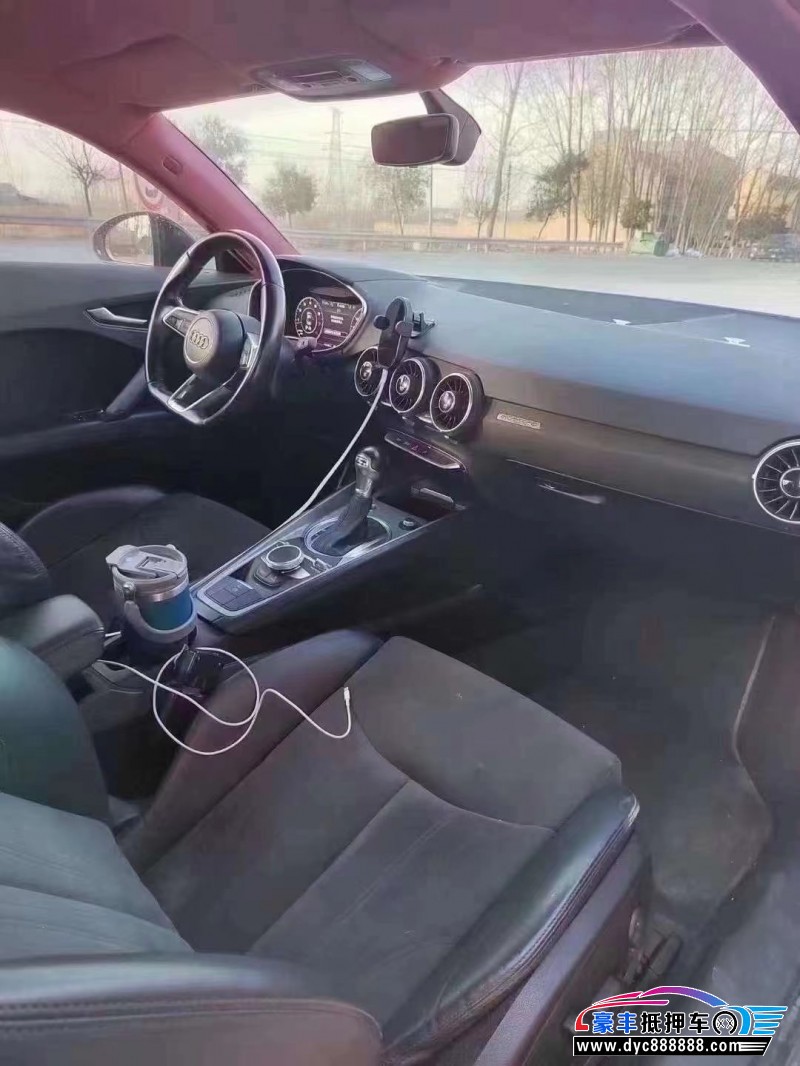 15年奥迪TT轿车抵押车出售