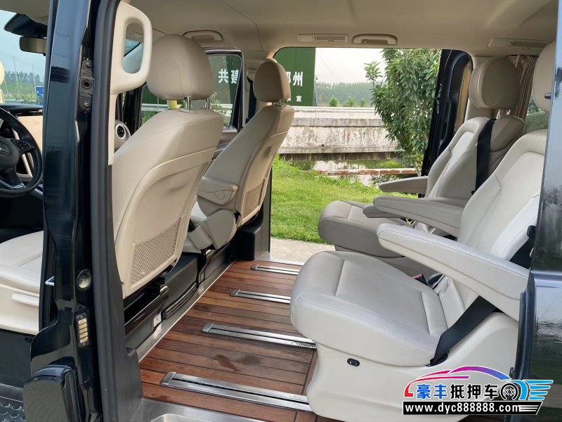 20年奔驰威霆轿车抵押车出售