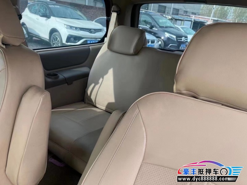 15年别克GL8轿车抵押车出售