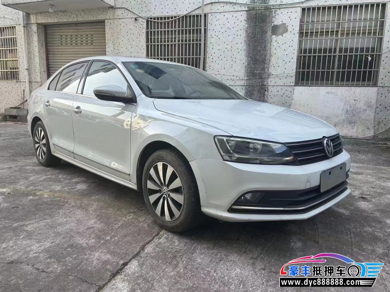 17年大众速腾轿车抵押车出售