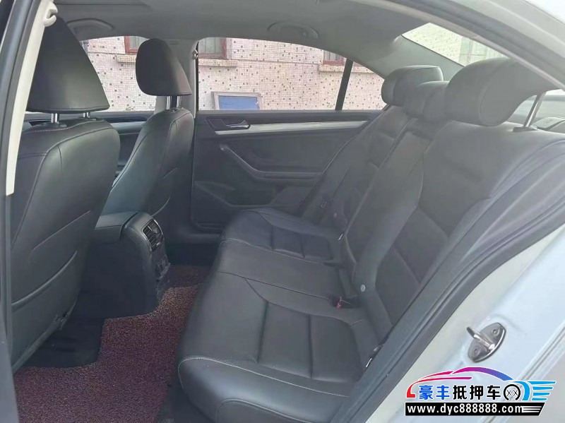 17年大众速腾轿车抵押车出售