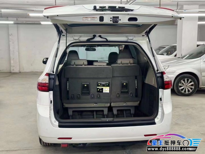 20年丰田塞纳轿车抵押车出售