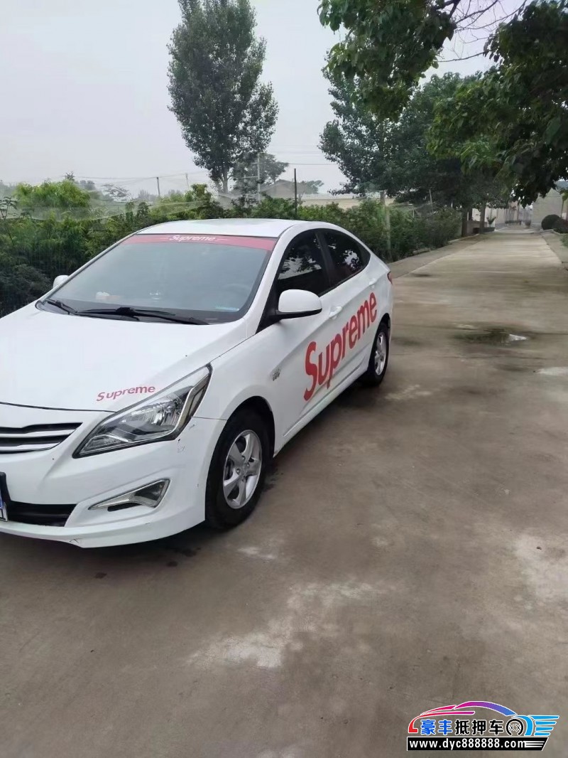 18年现代瑞纳轿车抵押车出售