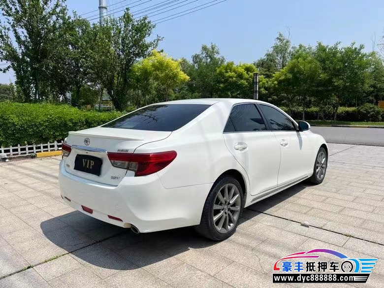 15年丰田锐志轿车抵押车出售