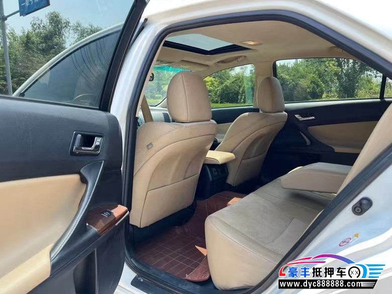 15年丰田锐志轿车抵押车出售