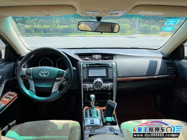 15年丰田锐志轿车抵押车出售