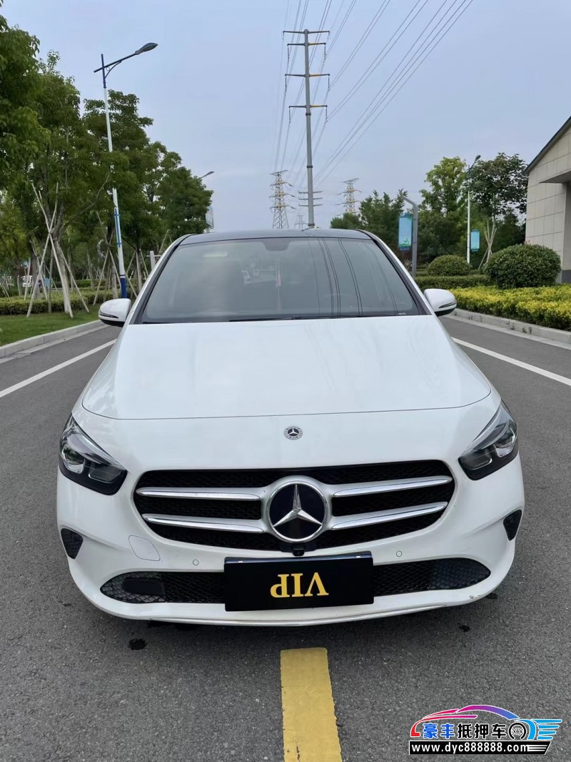 21年奔驰B轿车抵押车出售