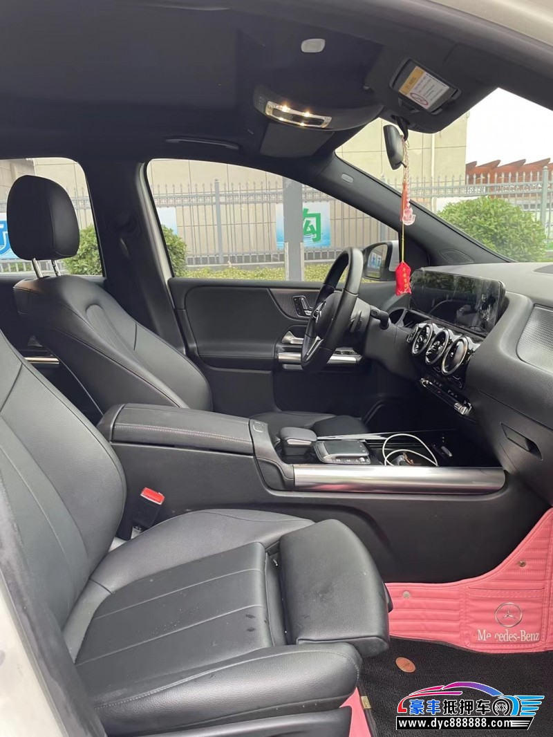 21年奔驰B轿车抵押车出售