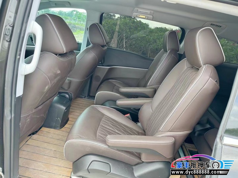 22年别克GL8轿车抵押车出售