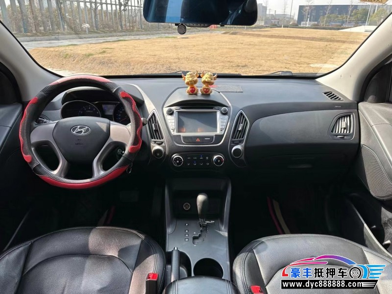 15年现代ix35轿车抵押车出售