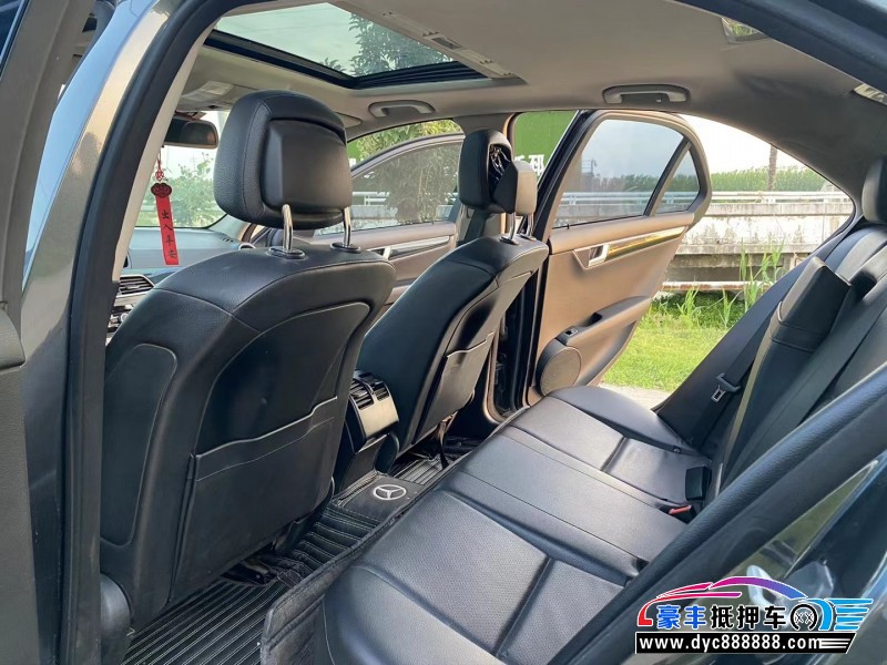 12年奔驰C轿车抵押车出售