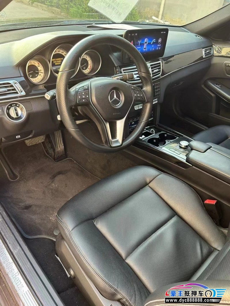 14年奔驰E级轿车抵押车出售