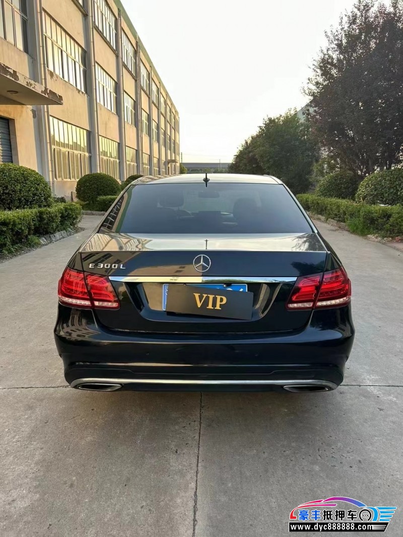 14年奔驰E级轿车抵押车出售