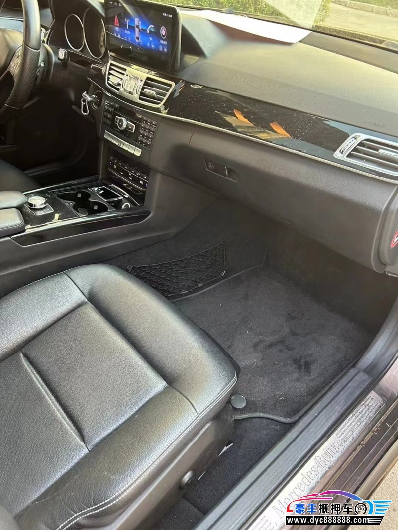 14年奔驰E级轿车抵押车出售