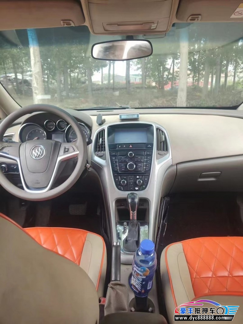 15年别克英朗轿车抵押车出售