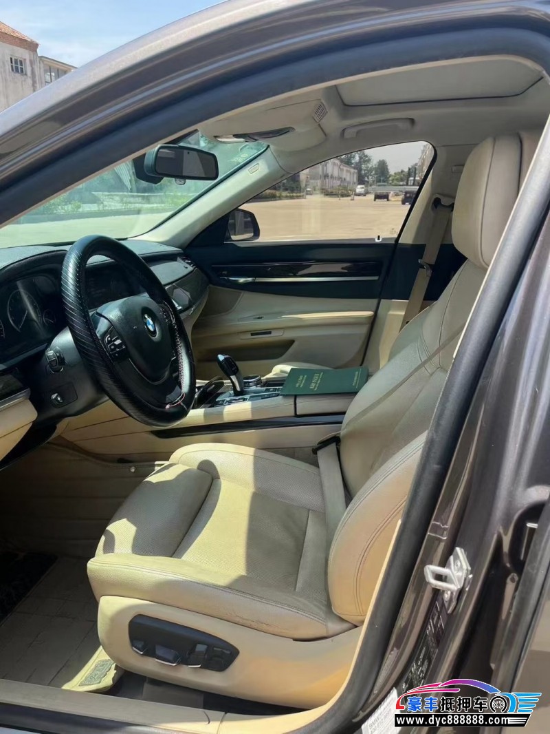 13年宝马7系轿车抵押车出售