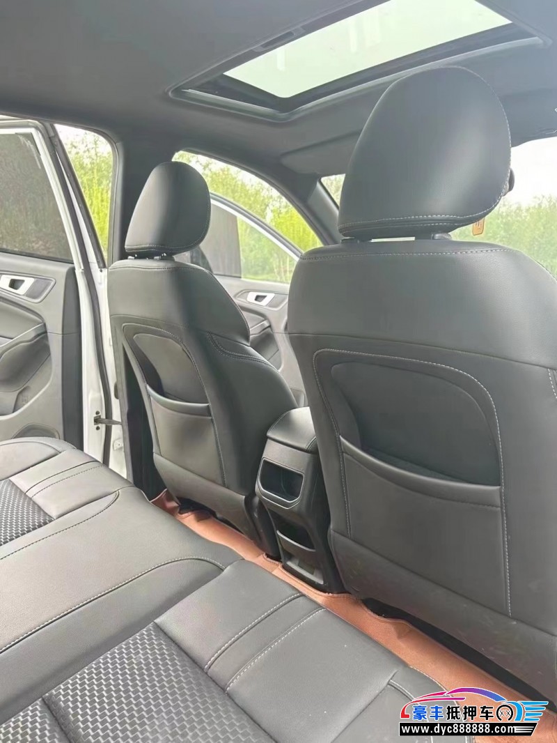 21年奇瑞瑞虎5x轿车抵押车出售