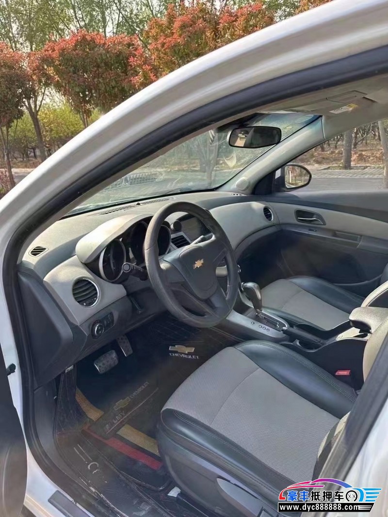 15年雪佛兰科鲁兹轿车抵押车出售