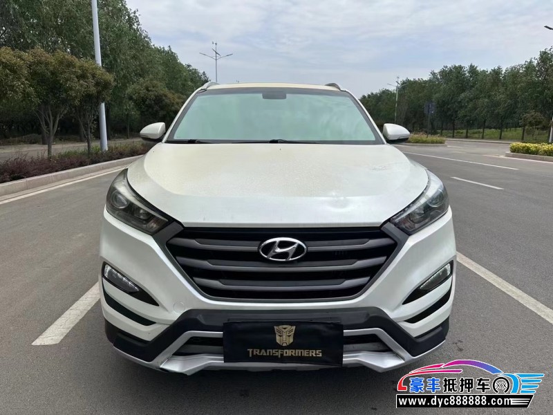 17年现代途胜轿车抵押车出售