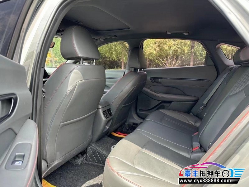 21年现代索纳塔轿车抵押车出售