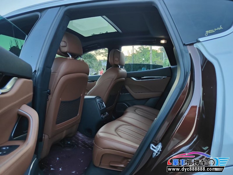 18年玛莎拉蒂莱万特轿车抵押车出售