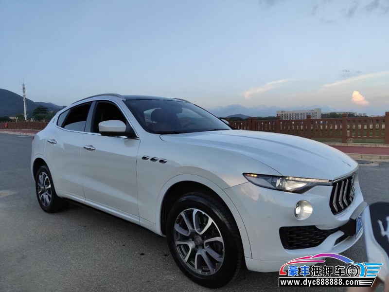 18年玛莎拉蒂莱万特轿车抵押车出售