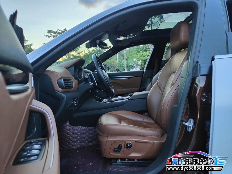 18年玛莎拉蒂莱万特轿车抵押车出售