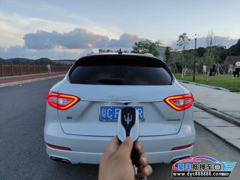 18年玛莎拉蒂莱万特轿车抵押车出售