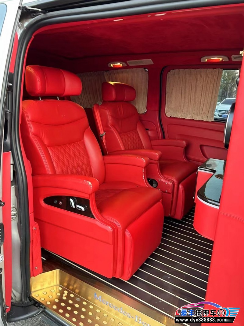 17年奔驰威霆SUV抵押车出售