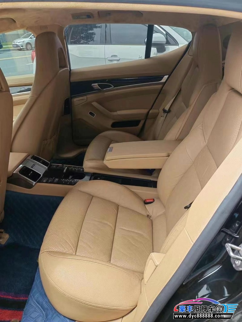 15年保时捷帕纳梅拉轿车抵押车出售