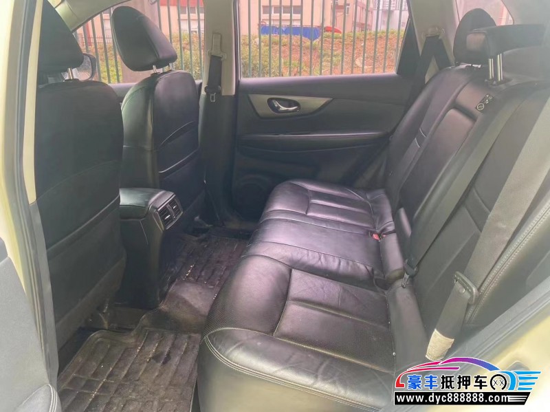 15年日产奇骏轿车抵押车出售