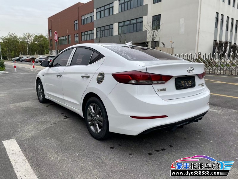 16年现代领动轿车抵押车出售