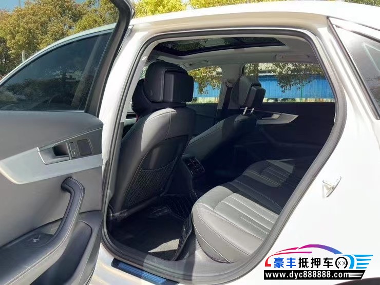 21年奥迪A4轿车抵押车出售