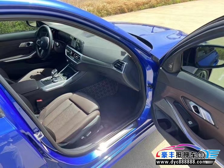 22年宝马3系轿车抵押车出售