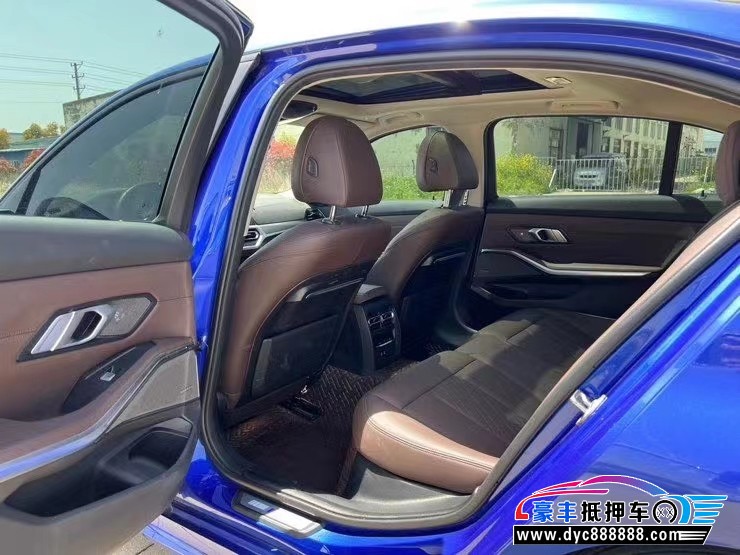 22年宝马3系轿车抵押车出售