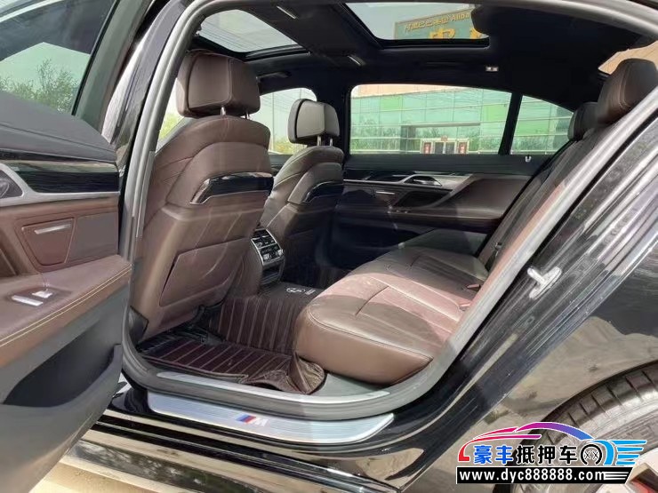 18年宝马7系轿车抵押车出售