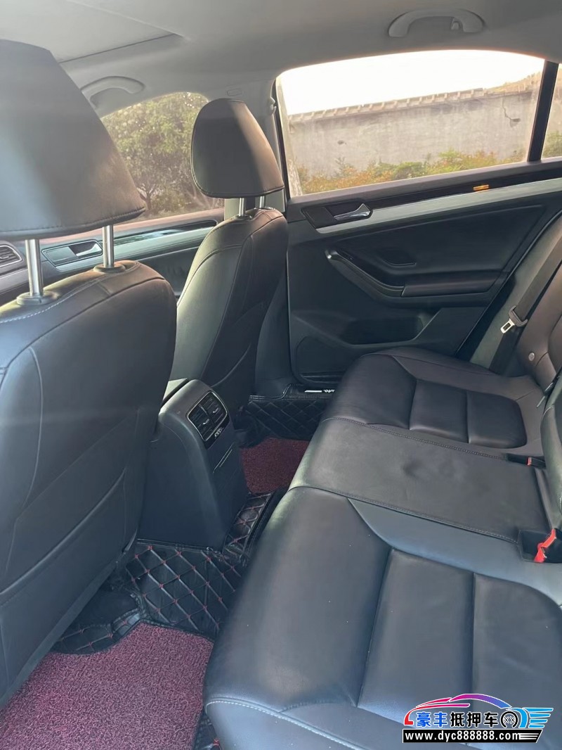 17年大众速腾轿车抵押车出售