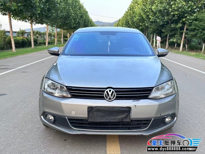 14年大众速腾轿车抵押车出售