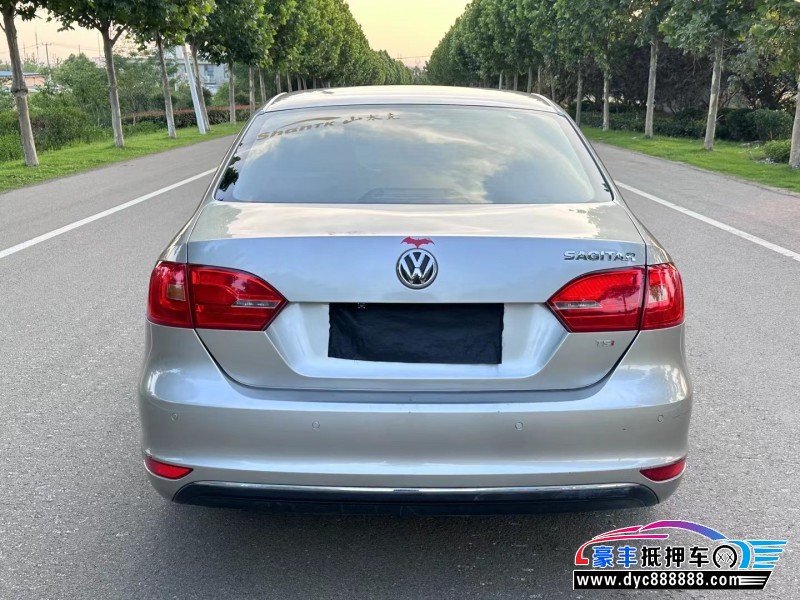 14年大众速腾轿车抵押车出售