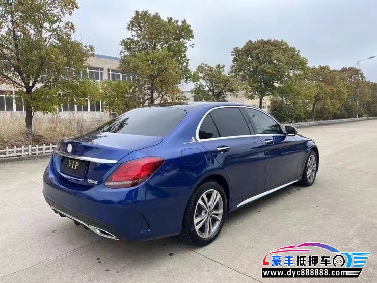 21年奔驰C轿车抵押车出售