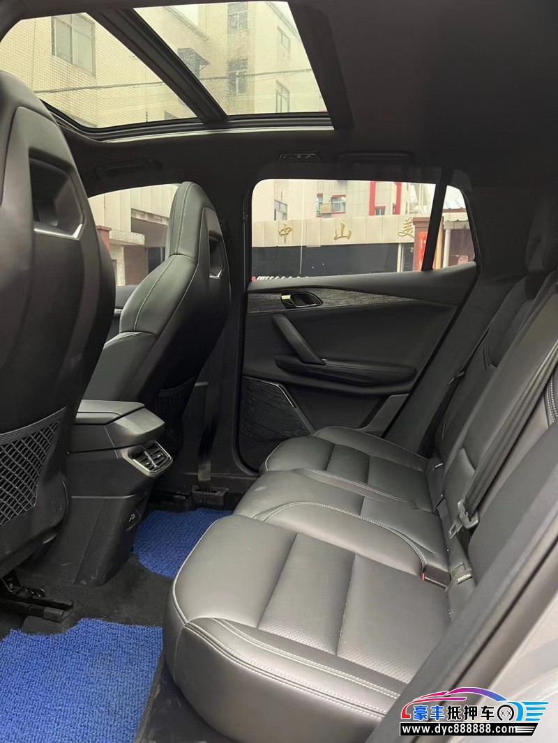 22年领克06轿车抵押车出售