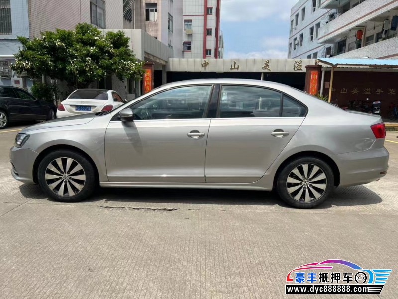 15年大众速腾轿车抵押车出售